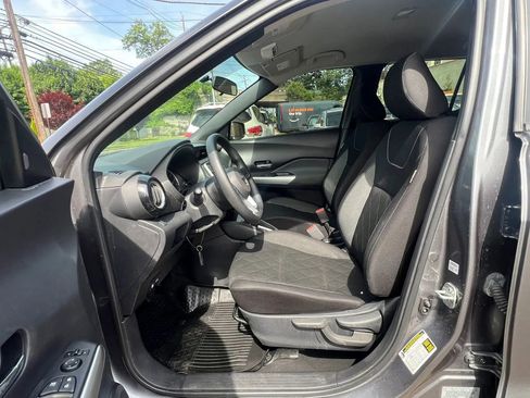 Used 2019 Nissan Kicks SV FWD image 27