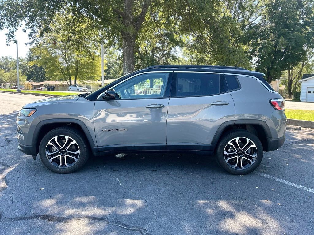 Used 2023 Jeep Compass Limited AWD/4WD image 4