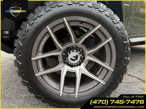 Used 2003 HUMMER H2 w/ Preferred Equipment Group image 3