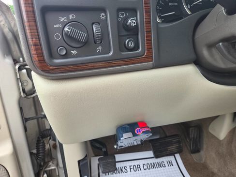 Used 2004 Cadillac Escalade AWD image 18