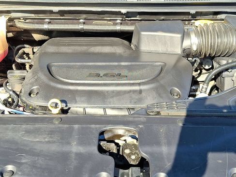 Certified 2023 Chrysler Pacifica Touring-L FWD image 29
