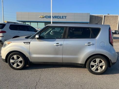 Used 2018 Kia Soul FWD image 6