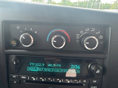 Used 2017 Chevrolet Express 2500 RWD image 23