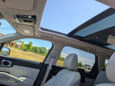 Used 2025 Kia Sorento S w/ Panoramic Sunroof Package FWD image 42