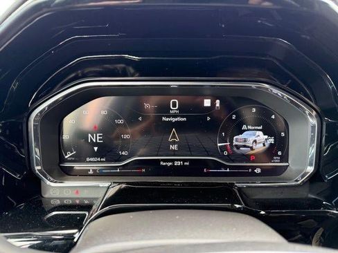 Used 2024 GMC Sierra 1500 SLT image 7