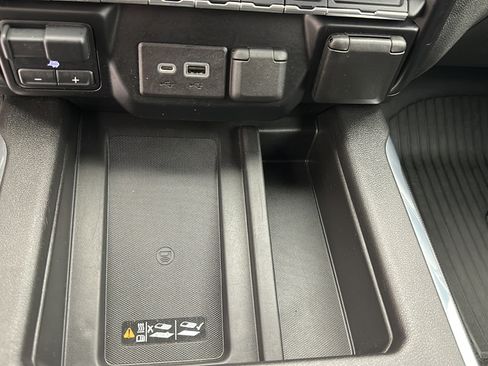 Used 2021 GMC Sierra 1500 AT4 w/ AT4 Premium Package AWD/4WD image 24