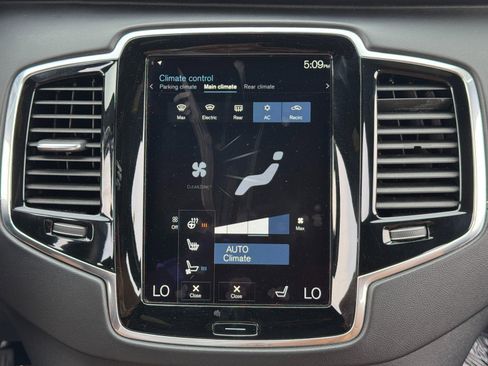 Used 2017 Volvo XC90 T8 Inscription w/ Vision Package image 25