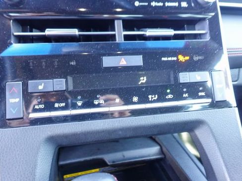 Used 2020 Toyota Avalon TRD image 21