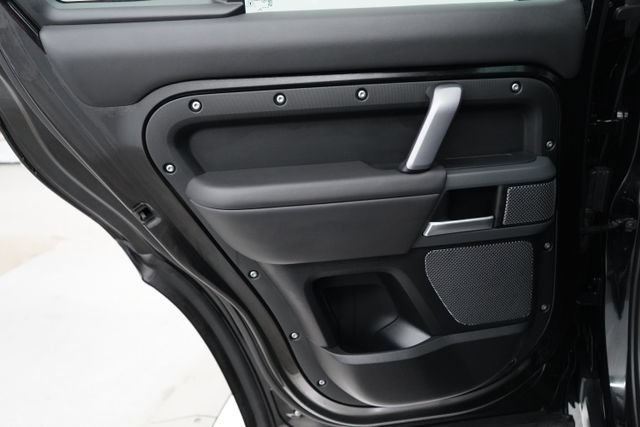 Used 2024 Land Rover Defender 110 X-Dynamic SE AWD/4WD image 38