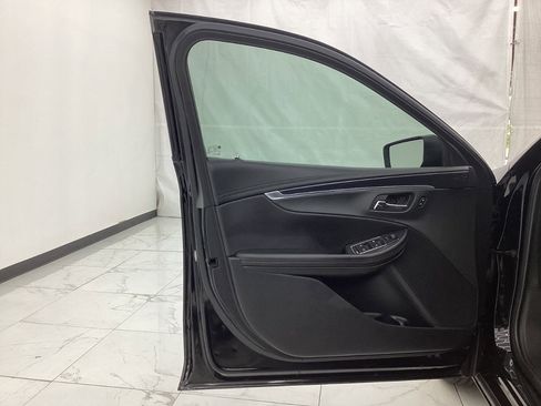 Used 2019 Chevrolet Impala LT FWD image 20