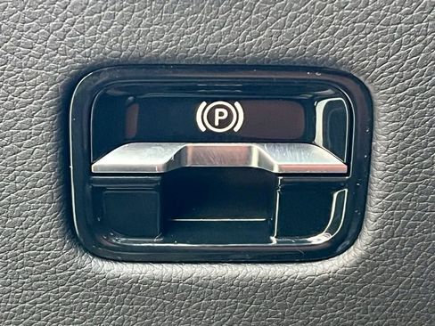 Certified 2026 Mercedes-Benz GLC 300 4MATIC image 35