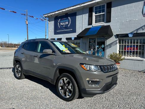 Used 2019 Jeep Compass Limited AWD/4WD image 7