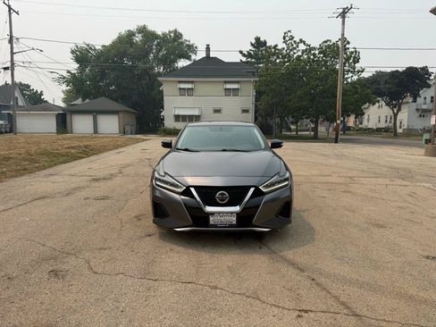 Used 2019 Nissan Maxima 3.5 SV w/ Floor Mat Group FWD image 2