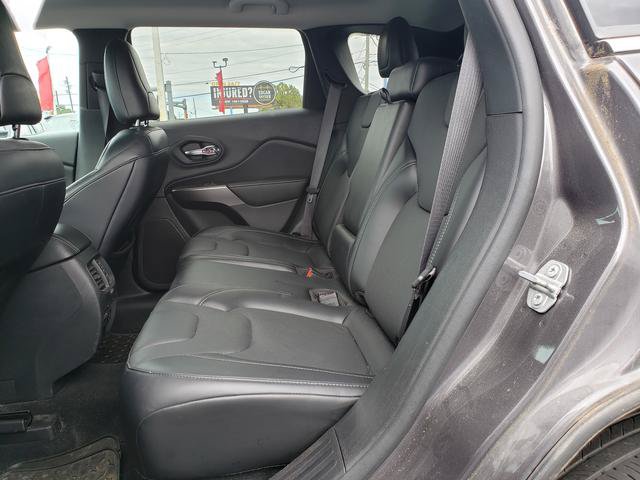 Used 2019 Jeep Cherokee Limited AWD/4WD image 13