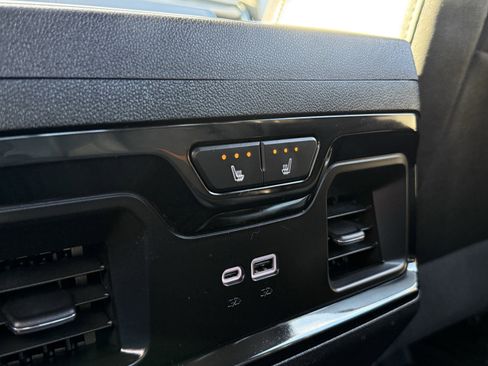 Used 2024 GMC Sierra 1500 AT4 w/ AT4 Premium Package image 30