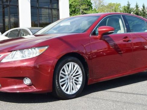 Used 2015 Lexus ES 350 w/ Luxury Package image 2