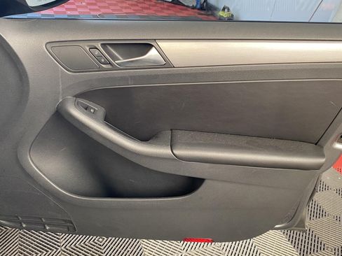 Used 2016 Volkswagen Jetta Sport FWD image 7