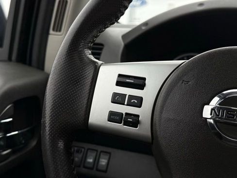 Used 2018 Nissan Frontier PRO-4X image 11