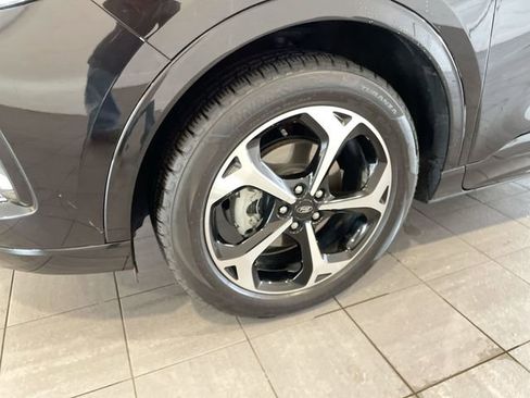 Used 2023 Ford Escape ST-Line Elite w/ Class II Trailer Tow Package image 8