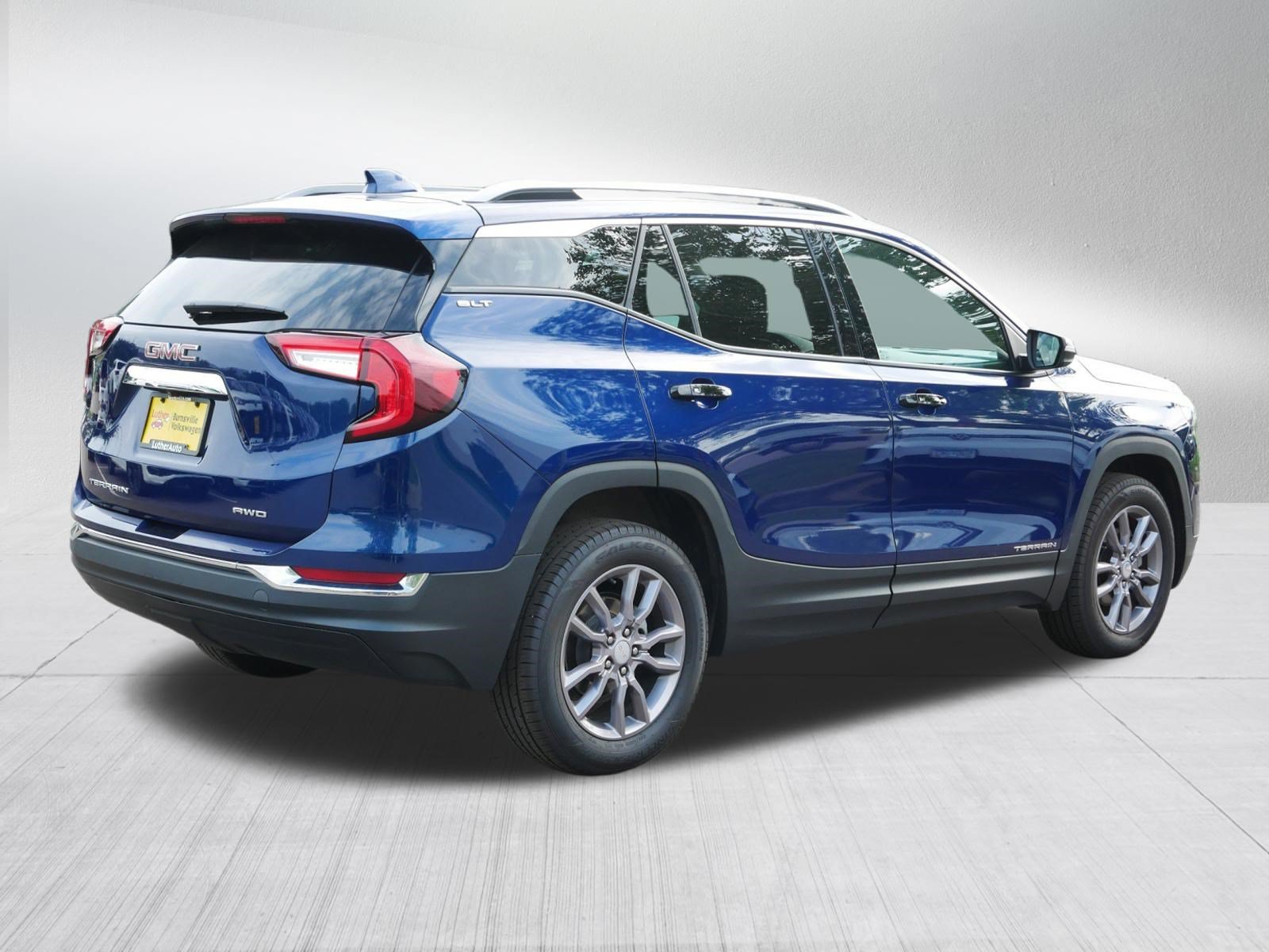 Used 2023 GMC Terrain SLT AWD/4WD image 7