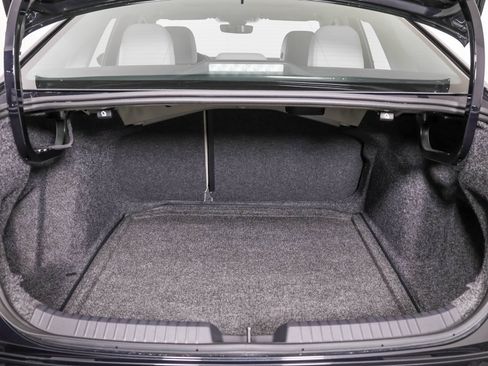 Used 2025 Volkswagen Jetta SE w/ Sunroof Package FWD image 40