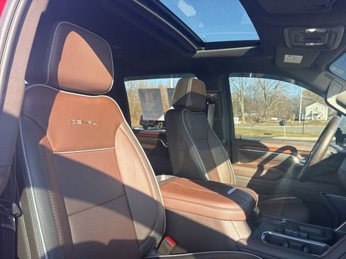 Used 2024 GMC Sierra 3500 Denali w/ Denali Reserve Package image 20