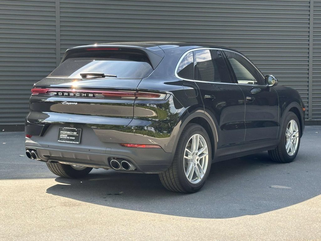 Certified 2026 Porsche Cayenne AWD/4WD image 5