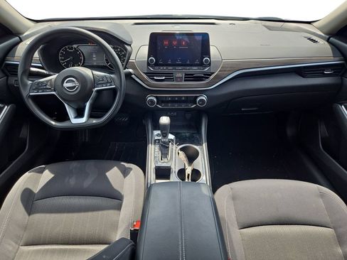Used 2023 Nissan Altima 2.5 SV FWD image 9