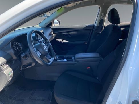 Used 2024 Nissan Sentra S image 9