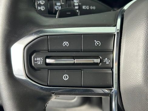 Used 2025 GMC Yukon XL Denali AWD/4WD image 27