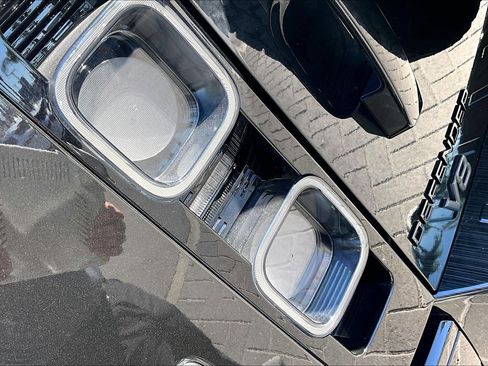 Used 2023 Land Rover Defender 110 V8 image 29