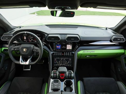 Used 2024 Lamborghini Urus S AWD/4WD image 32