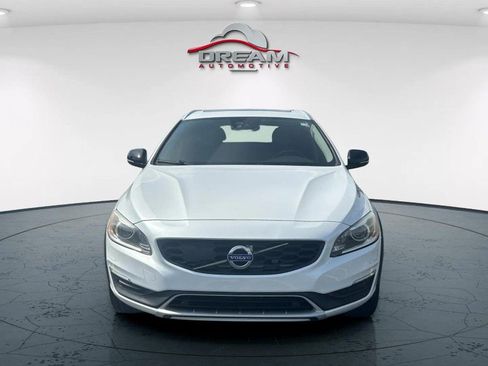 Used 2017 Volvo V60 T5 Cross Country Platinum AWD/4WD image 2