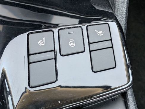 Used 2023 Kia Sportage EX image 18