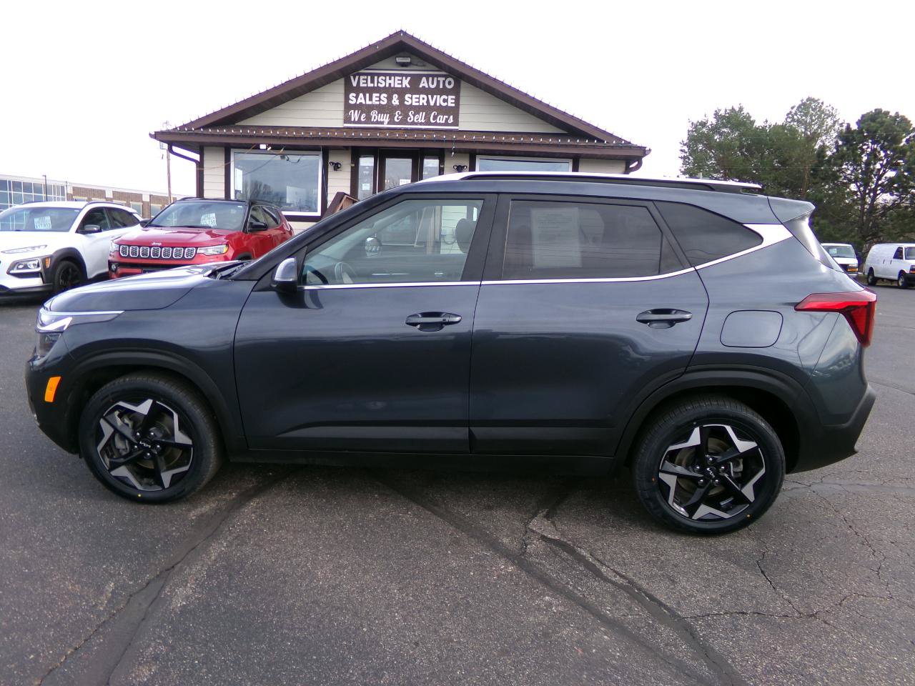Used 2024 Kia Seltos EX AWD/4WD image 6