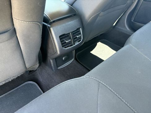 Used 2019 Ford Fusion SE FWD image 32