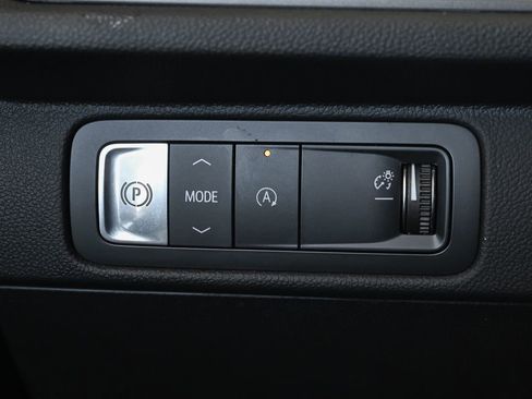 New 2026 Chevrolet Traverse LT w/ Driver Confidence Package FWD image 28