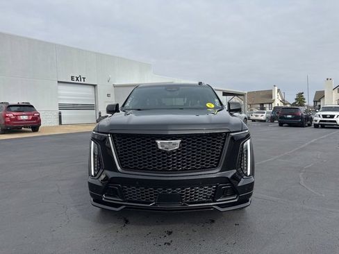 Used 2026 Cadillac Escalade V image 2