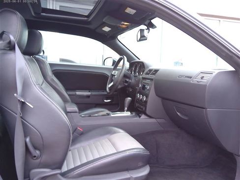 Used 2009 Dodge Challenger R/T RWD image 7