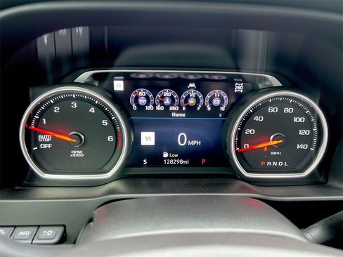 Certified 2019 Chevrolet Silverado 1500 High Country w/ Technology Package image 11