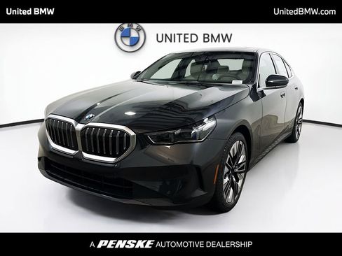 New 2026 BMW 530i w/ Premium Package RWD image 1