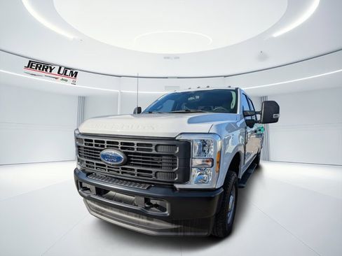 Used 2024 Ford F350 XL w/ 360-Degree Camera Package image 27