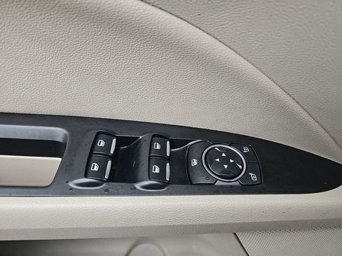 Used 2017 Ford Fusion SE image 21