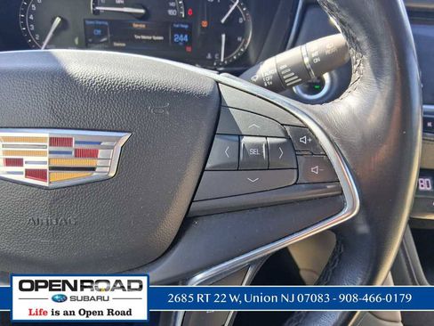 Used 2018 Cadillac XT5 Luxury w/ Driver Awareness Package AWD/4WD image 9