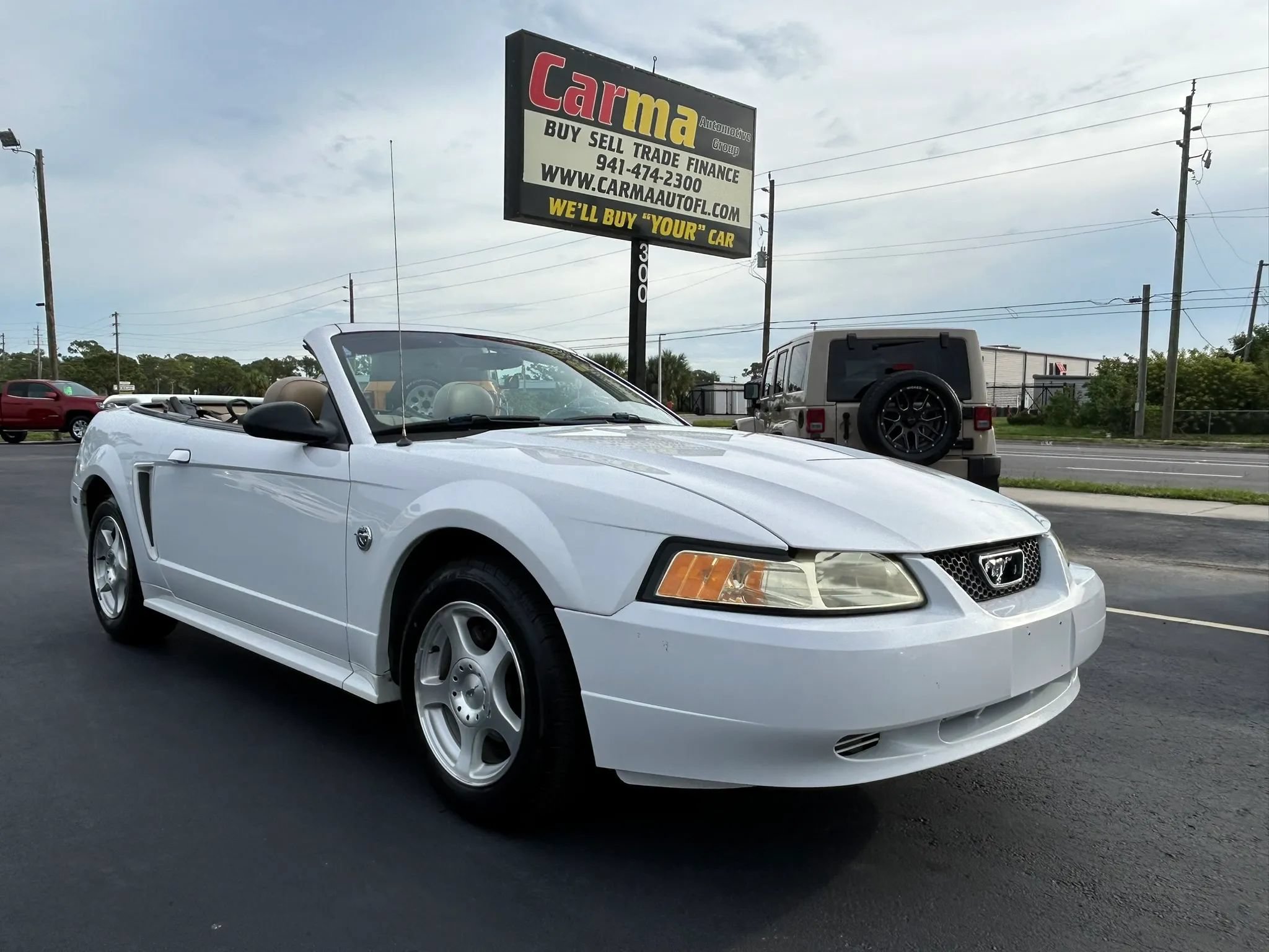 Used 2004 Ford Mustang Convertible RWD image 5