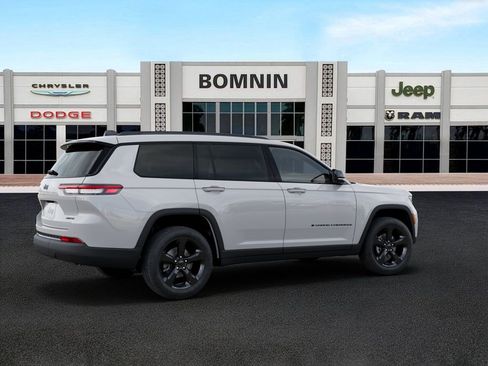 New 2025 Jeep Grand Cherokee L Limited w/ Black Appearance Package image 4