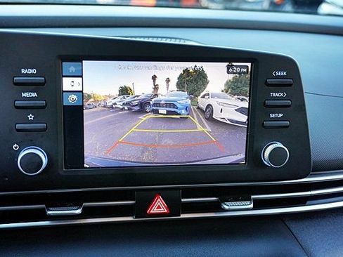 Certified 2025 Hyundai Elantra SE FWD image 37