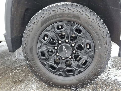 Used 2022 Chevrolet Silverado 2500 LTZ w/ LTZ Plus Package image 8