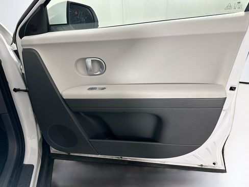 Used 2024 Hyundai Ioniq 5 SE RWD image 30