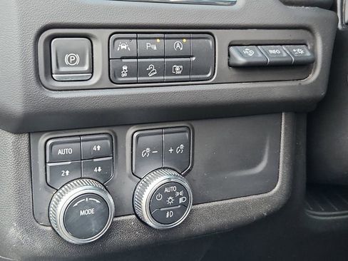 Used 2023 GMC Yukon AT4 w/ AT4 Premium Package image 23